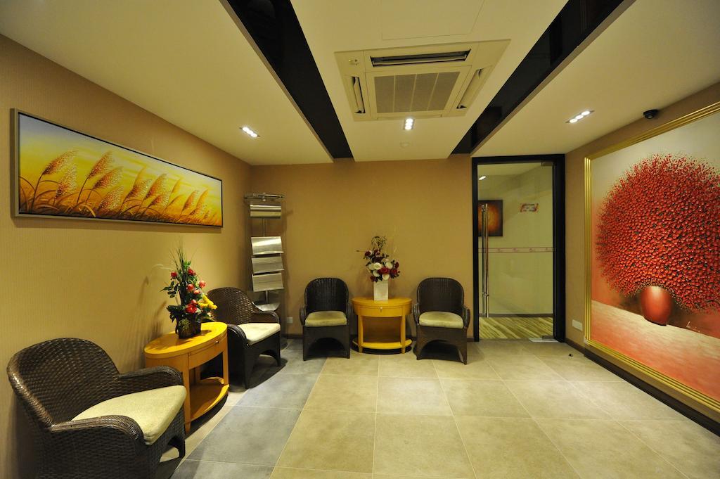 Milano Hotel Келуанг Екстериор снимка