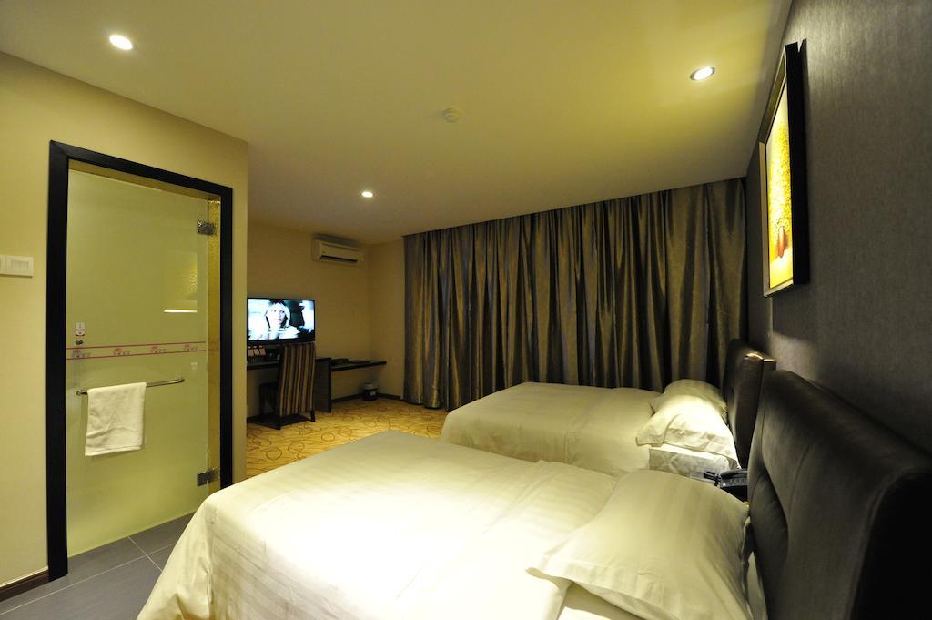 Milano Hotel Келуанг Стая снимка