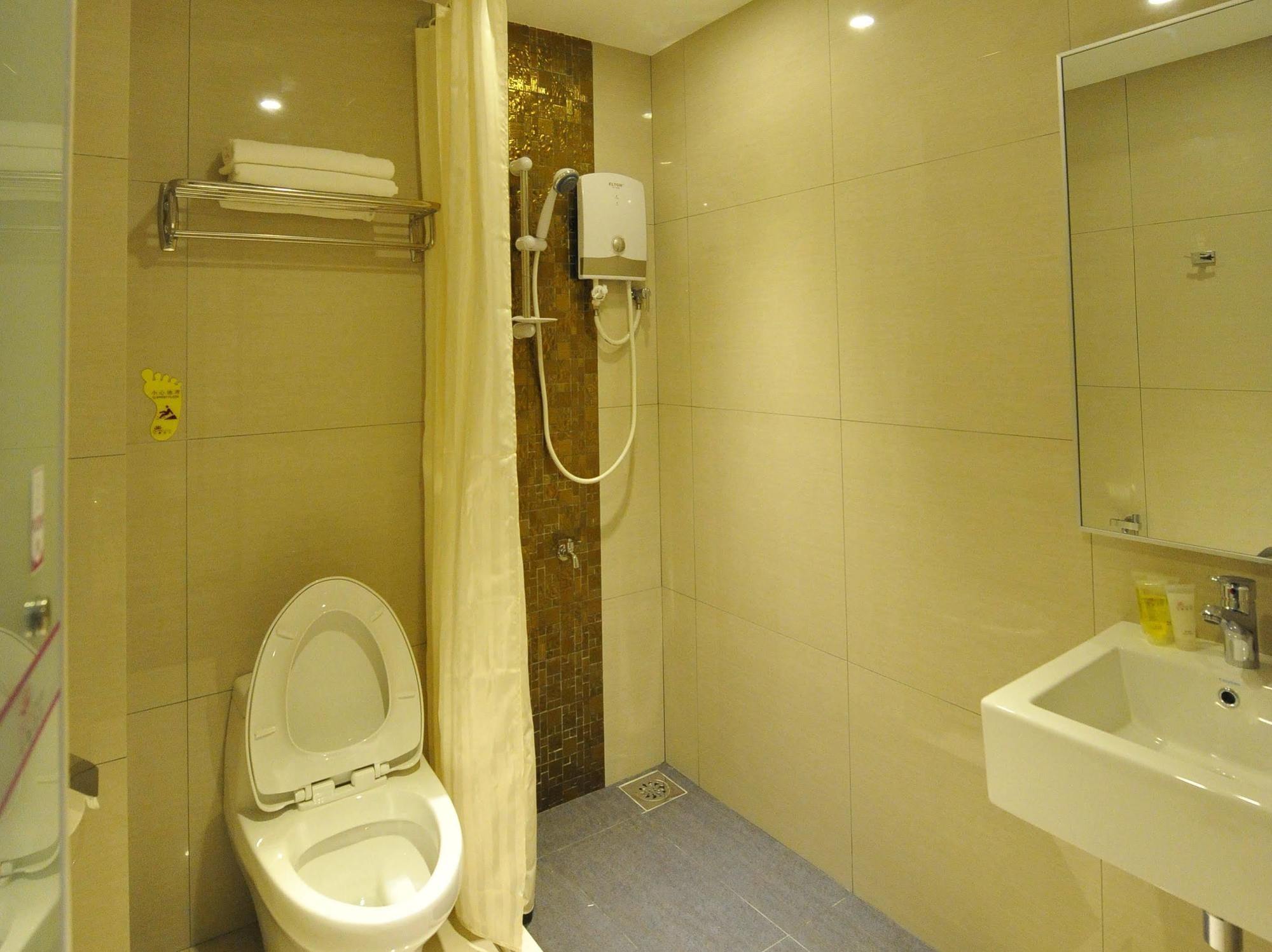 Milano Hotel Келуанг Екстериор снимка